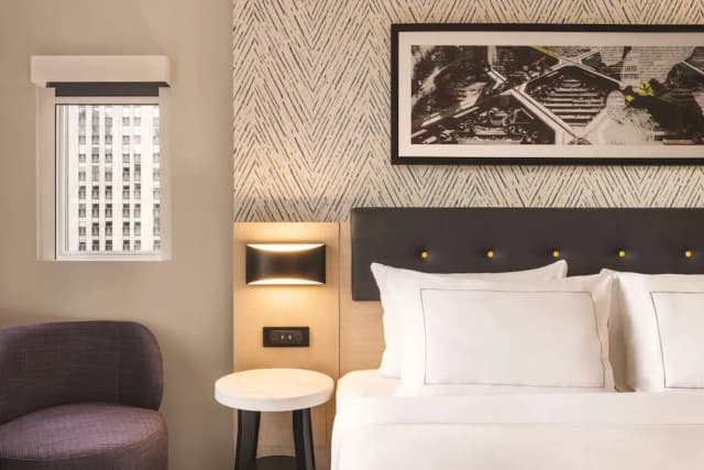 DoubleTree by Hilton New York Midtown Fifth Ave-Room, 1 King Bed-4