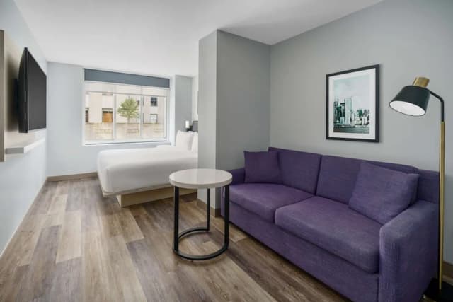 DoubleTree by Hilton New York Midtown Fifth Ave-Studio Suite, 1 King Bed-11