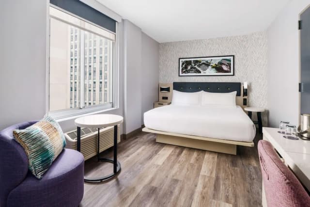 DoubleTree by Hilton New York Midtown Fifth Ave-Room, 1 King Bed, City View-1