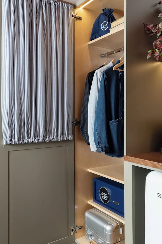 Palihouse West Hollywood at Beverly Hills-Standard Room, 1 King Bed, Accessible, Microwave (King ADA with Tub)-3