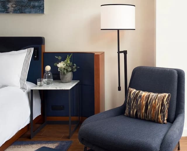 Thompson Seattle, by Hyatt-Executive Studio Suite-3