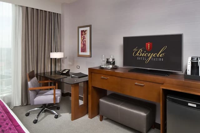 西公園單車娛樂場酒店-豪華客房, 1 張特大雙人床-4