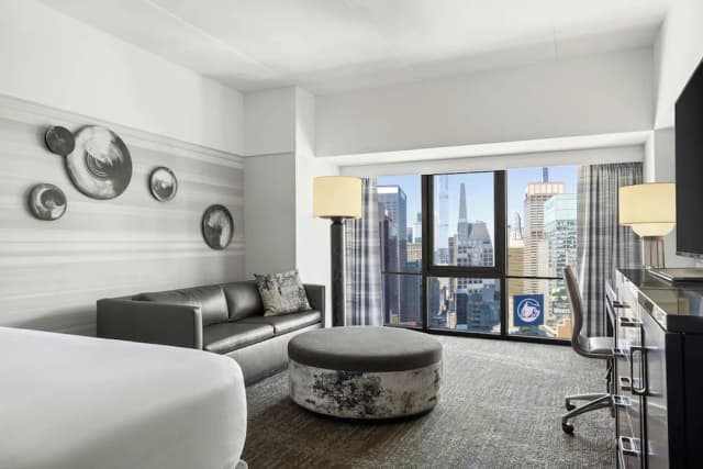 New York Marriott Marquis-Room, 1 King Bed (Times Square View Room)-5