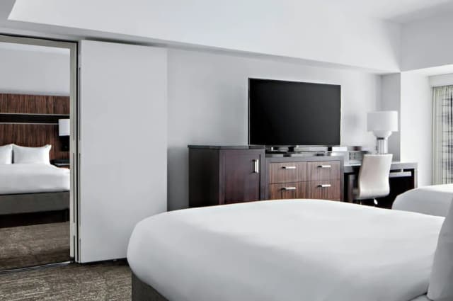 New York Marriott Marquis-Family Room, Multiple Beds (Connector: 2 Dble Bed, 1 King, 1 Sofa)-6