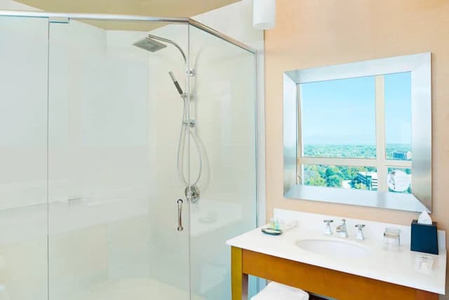 芝加哥北岸威斯汀飯店-尊榮客房, 1 張特大雙人床, 邊間-4