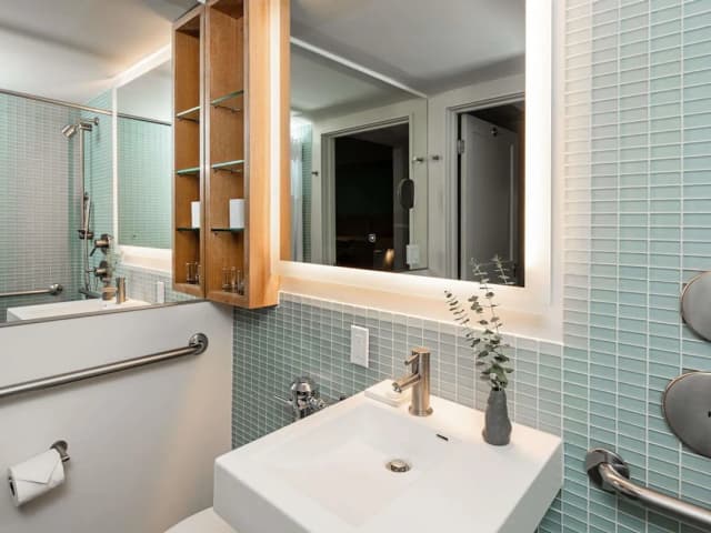 Ändra Hotel Seattle - MGallery Collection-Deluxe Room, 1 King Bed (Accessible, Rollin Shower, Nespresso)-2