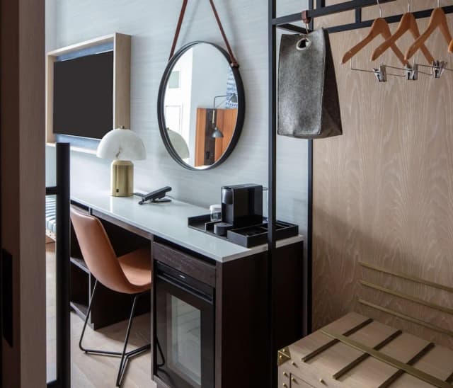 Tempo by Hilton New York Times Square-1 KING MOBILITY ACCESSIBLE W/ ROLL IN SHOWER-4