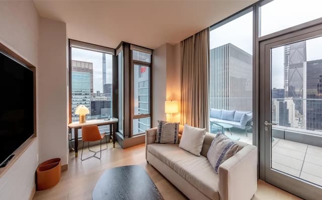 紐約時代廣場 Tempo by Hilton 飯店-套房, 1 張特大雙人床, 邊間 (Roll-In Shower)-2