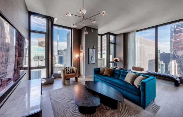 Tempo by Hilton New York Times Square-King Corner Suite Times Sq Vw HearING AccESS-3