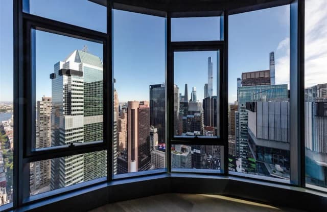 Tempo by Hilton New York Times Square-King Corner Suite Times Sq Vw HearING AccESS-15