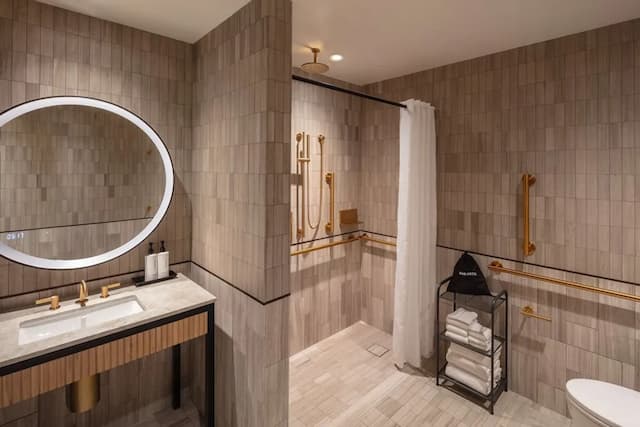 紐約時代廣場 Tempo by Hilton 飯店-套房, 2 張加大雙人床 (Roll-In Shower)-6