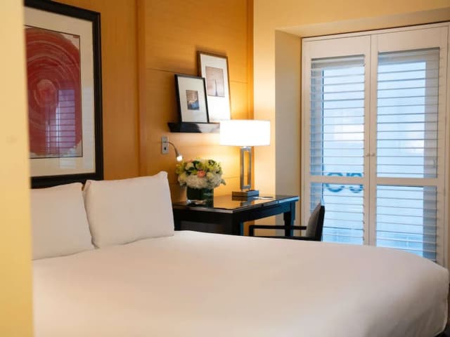 Sofitel LA at Beverly Hills-奢华客房, 1 张特大床 (Beverly Boulevard View)-5