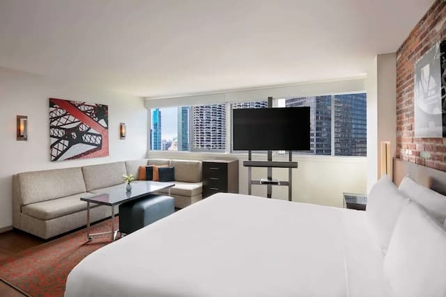 The Royal Sonesta Chicago Downtown-Studio, 1 King Bed (Columbus)-3
