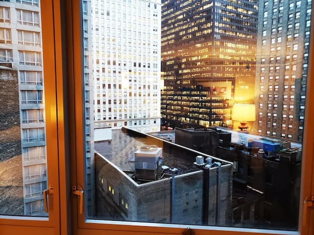 The Royal Sonesta Chicago Downtown-Deluxe Room, 1 King Bed, City View-6