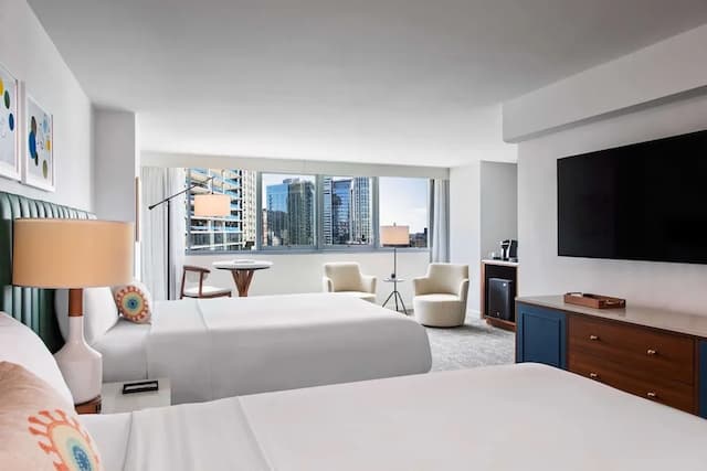 The Royal Sonesta Chicago Downtown-Deluxe Room, 2 Queen Beds, City View-2