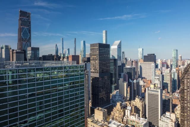 Millennium Hilton New York One UN Plaza-1 Bedroom Mobility Accessible Suite with 1 King Bed and Roll-In Shower-1