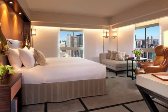 Millennium Hilton New York One UN Plaza-Deluxe Room, 1 King Bed, City View, Corner-1
