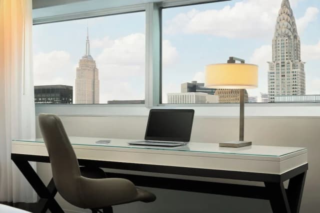 Millennium Hilton New York One UN Plaza-Deluxe Room, 1 Queen Bed, City View (Queen)-11