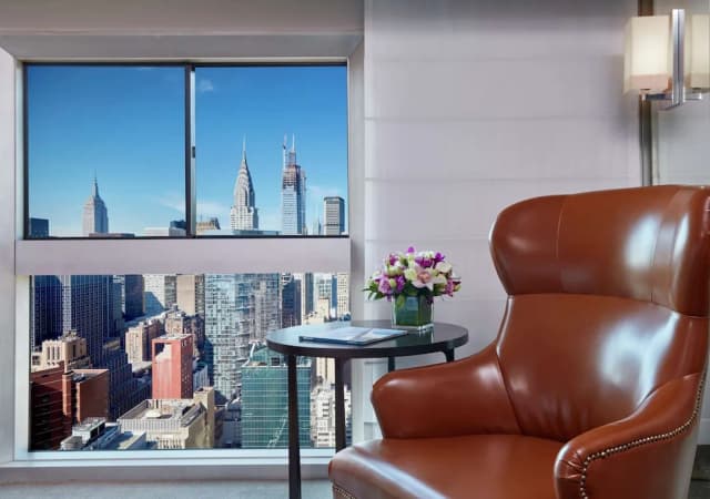 Millennium Hilton New York One UN Plaza-Deluxe Room, 1 Queen Bed, City View (Queen)-10