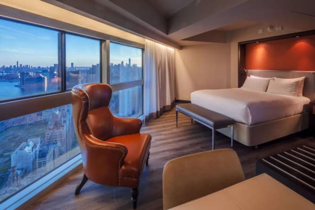 Millennium Hilton New York One UN Plaza-Deluxe Room, 1 Queen Bed, City View (Queen)-1