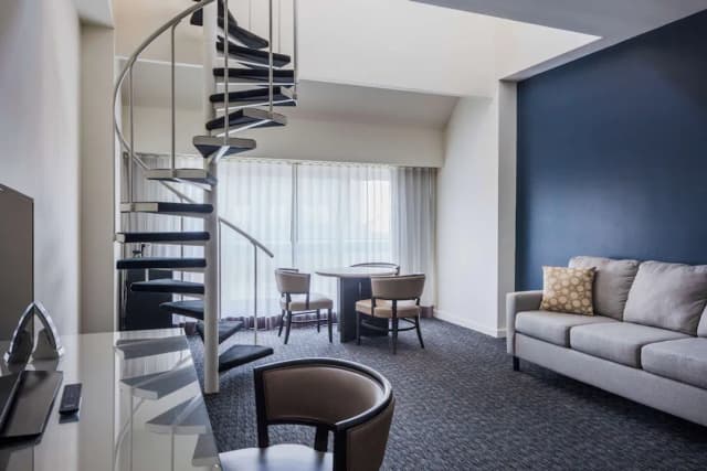 Millennium Hilton New York One UN Plaza-Suite, 1 Bedroom (Duplex)-1