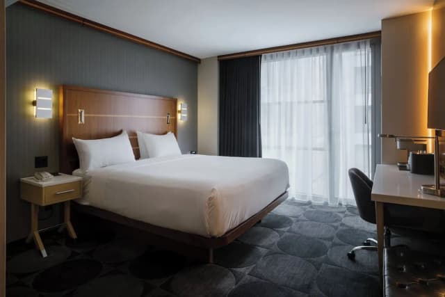 Crowne Plaza HY36 Midtown Manhattan by IHG-Premium Room, 1 King Bed-16