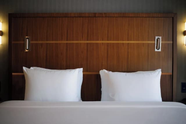 Crowne Plaza HY36 Midtown Manhattan by IHG-Premium Room, 1 King Bed-17