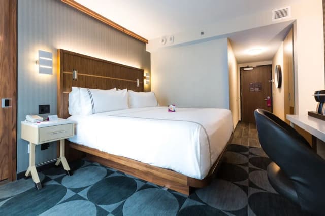 Crowne Plaza HY36 Midtown Manhattan by IHG-Premium Room, 1 King Bed-4