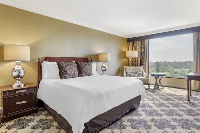 Omni Houston Hotel-Deluxe Room, 1 King Bed-9