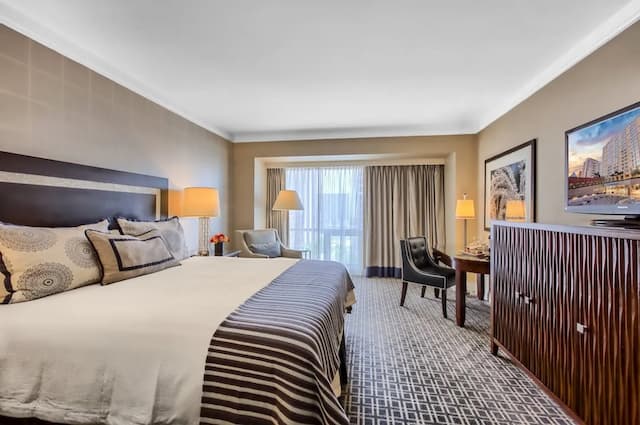 옴니 로스앤젤레스 호텔 앳 캘리포니아 플라자-디럭스룸, 킹사이즈침대 1개-10