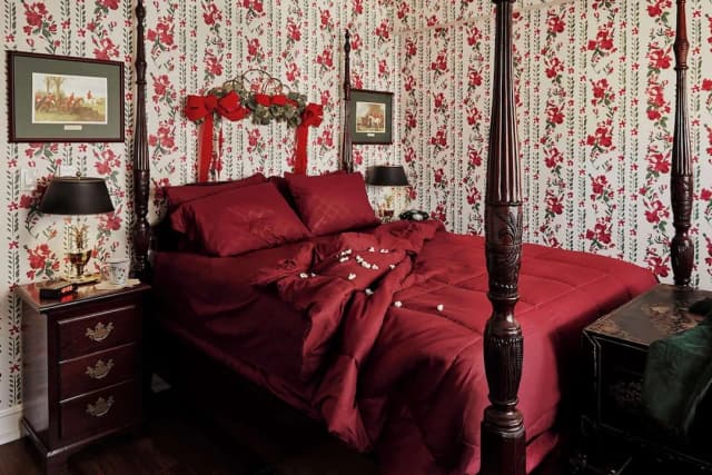 希爾頓伊凡斯頓研究生飯店-客房, 1 張加大雙人床 (Home Alone Room)-1