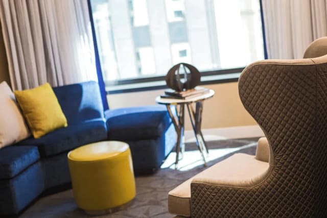 Renaissance Chicago Downtown Hotel-Club Room, 1 King Bed-4