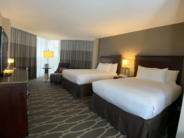 Hilton Houston Westchase-客房, 2 张双人床-3