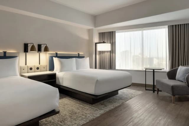 Crowne Plaza Seattle - Downtown by IHG-Standard Room (No Resort Fee)-2