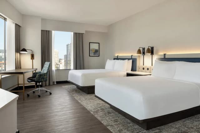 Crowne Plaza Seattle - Downtown by IHG-Premium Room-4