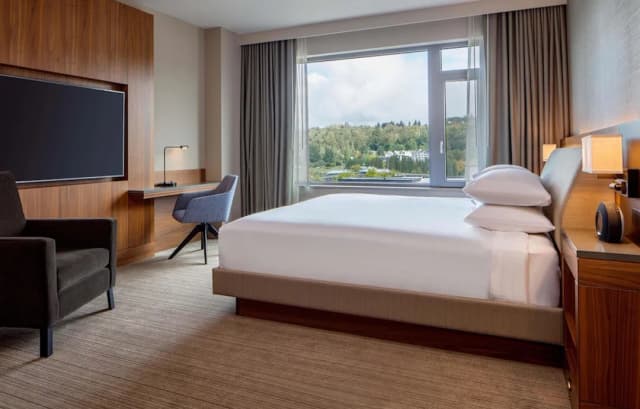 Hyatt Regency Lake Washington at Seattle’s Southport-Room, 1 King Bed, Park View-8