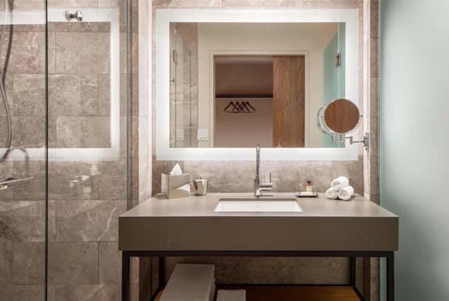 Hyatt Regency Lake Washington at Seattle’s Southport-Room, 1 King Bed, Lake View (Partial)-12