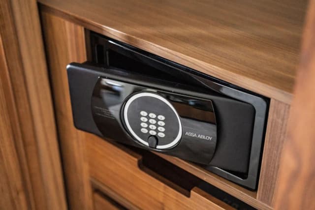 Hyatt Regency Lake Washington at Seattle’s Southport-Deluxe Room, 1 King Bed, Partial Lake View-2