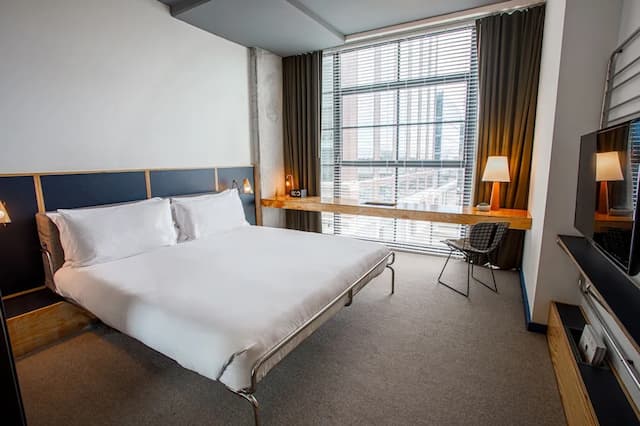 艾蜜莉飯店-豪華客房, 1 張特大雙人床 (Deluxe King)-1