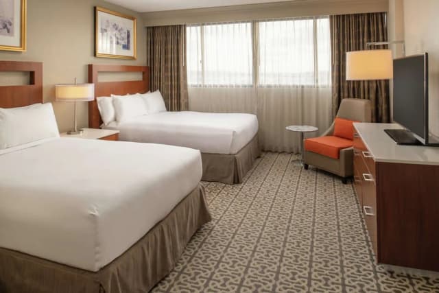 DoubleTree Suites by Hilton Seattle Airport - Southcenter-Suite, Two Double and One Sofa Bed-2