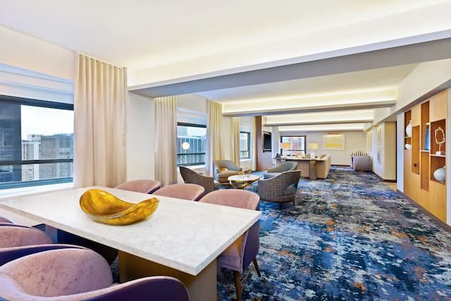 New York Hilton Midtown-总统套房, 1 张特大床 (Hearing)-5