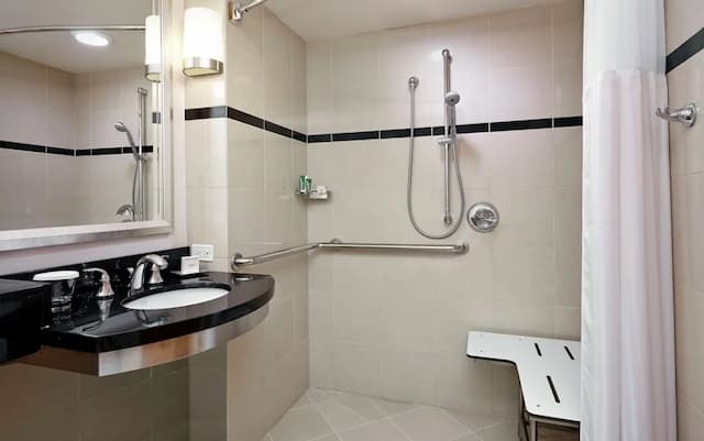 New York Hilton Midtown-客房, 1 张特大床-3