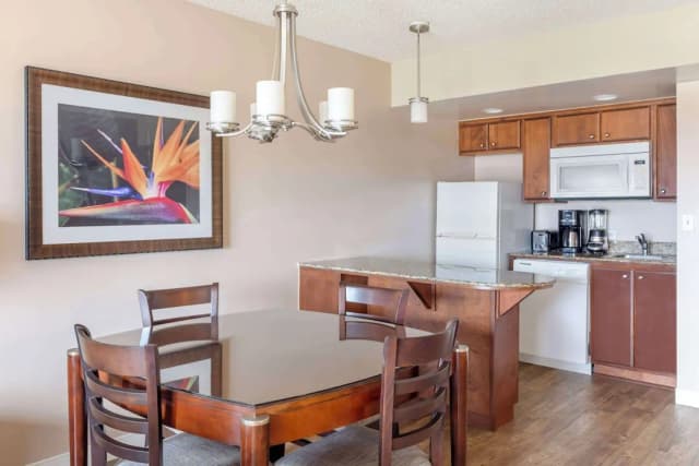 힐튼 베이케이션 클럽 카아나팔리 비치 마우이-스위트, 침실 1개, 수영장 전망 (Pool View King Suite Roll-In Shower)-3