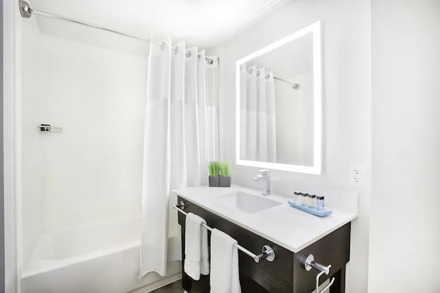 西雅圖機場 SeaTac Interurban 飯店-經典客房, 2 張加大雙人床-3