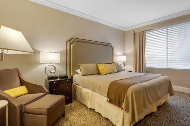 Omni Berkshire Place-Executive Room, 1 King Bed (Deluxe)-6