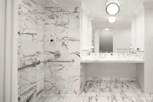 舊金山麗思卡爾頓飯店-行政套房, 1 張特大雙人床 (Mobility Accessible, Roll-in Shower)-9