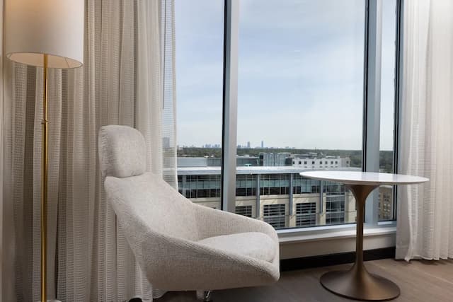 The Moran CITYCENTRE-Classic Studio Suite, 1 King Bed, Accessible, Non Smoking (Junior)-3