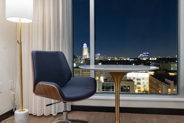 The Moran CITYCENTRE-Deluxe Suite, 1 King Bed, Non Smoking (Junior)-5