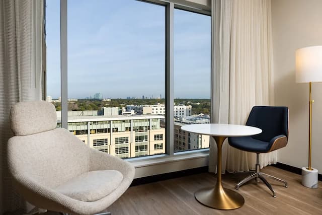 The Moran CITYCENTRE-Deluxe Suite, 1 King Bed, Non Smoking (Junior)-4