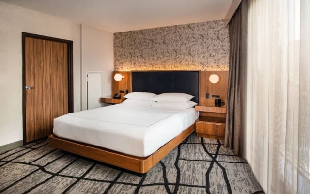 The Charter Hotel Seattle, Curio Collection by Hilton-Suite, 1 Bedroom (Water View)-2